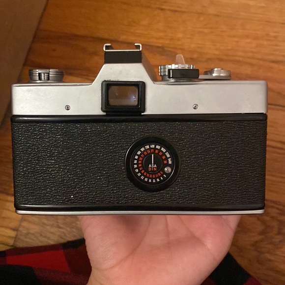 minolta+srt100+for+sale-2.jpg?  Minolta Vintage Film Camera